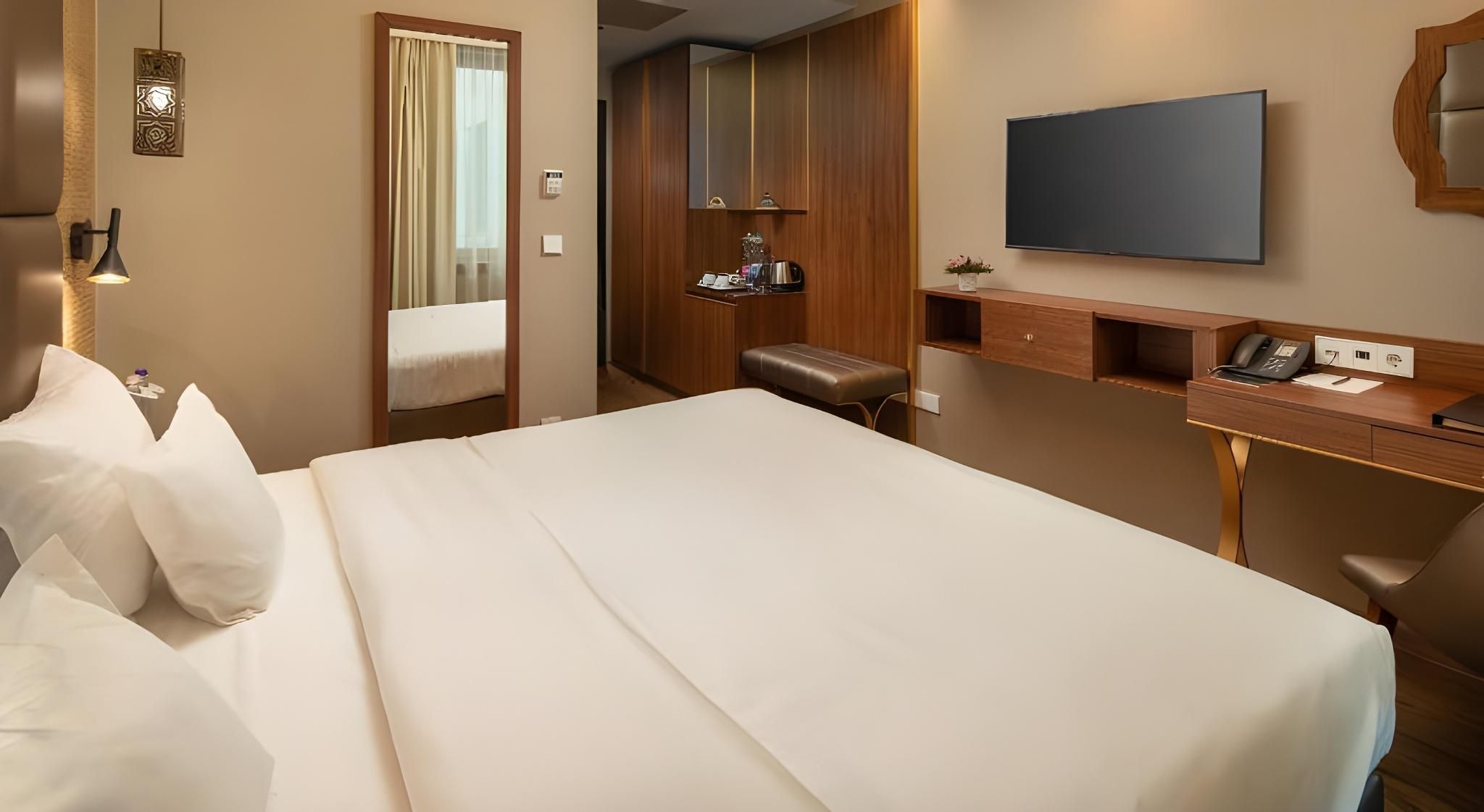 Double Room for Single Use