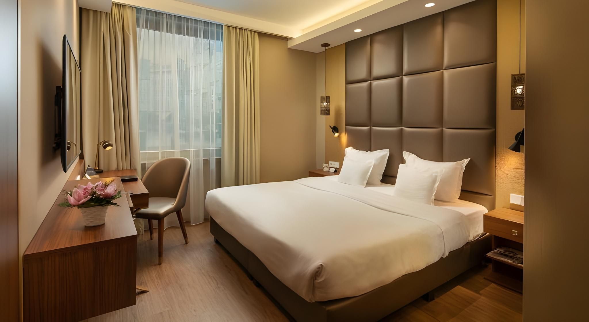 Double Room for Single Use