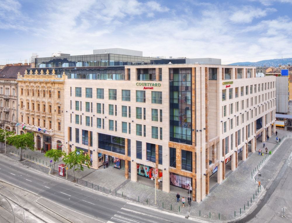 undefined Courtyard by Marriott Budapest City Center 6