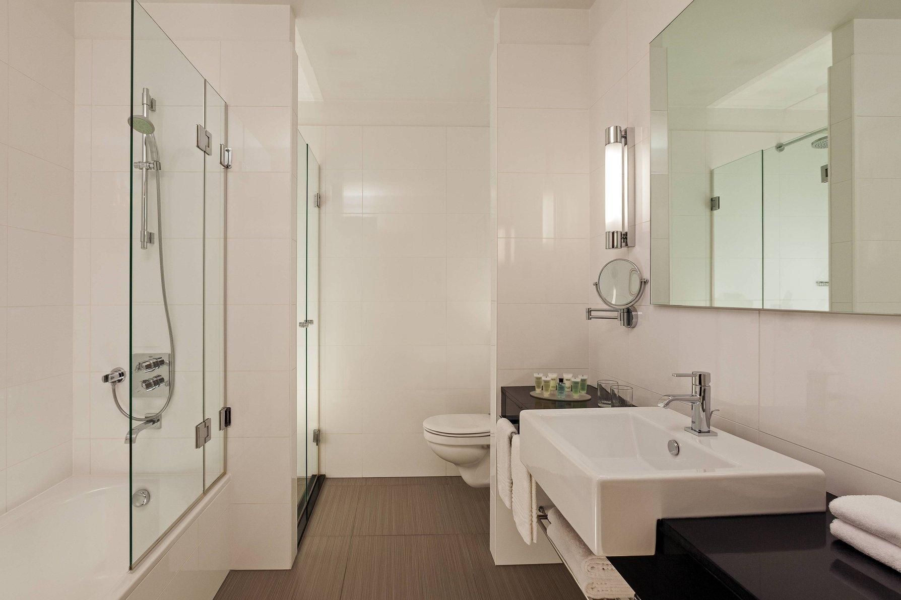 Suite, 1 Bedroom Larger Suite, 1 King