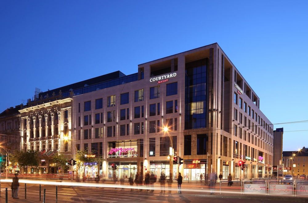 undefined Courtyard by Marriott Budapest City Center 7