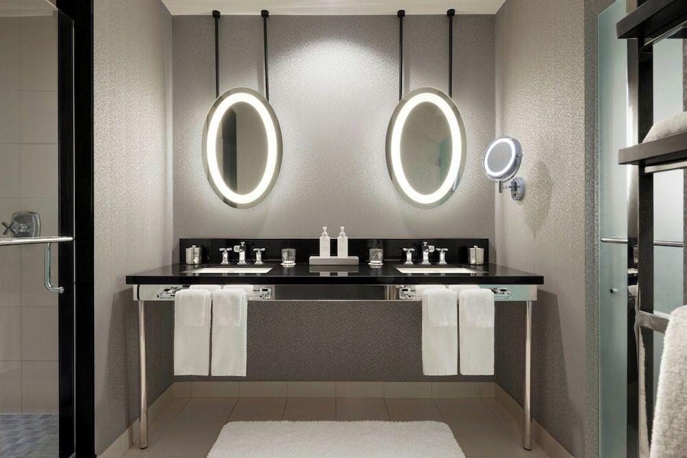 The Cosmopolitan Of Las Vegas City King 4