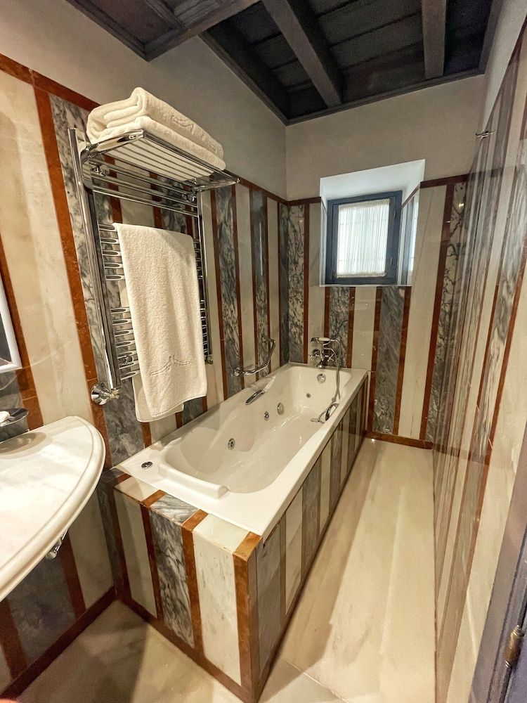 Las Casas de la Judería de Córdoba Classic Room, Jetted Tub 13