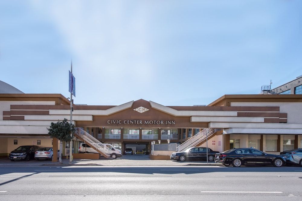 undefined Civic Center Motor Inn 4