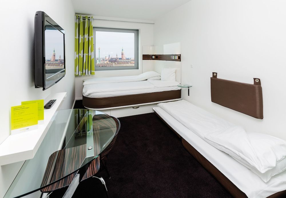 undefined Wakeup Copenhagen Carsten Niebuhrs Gade 4