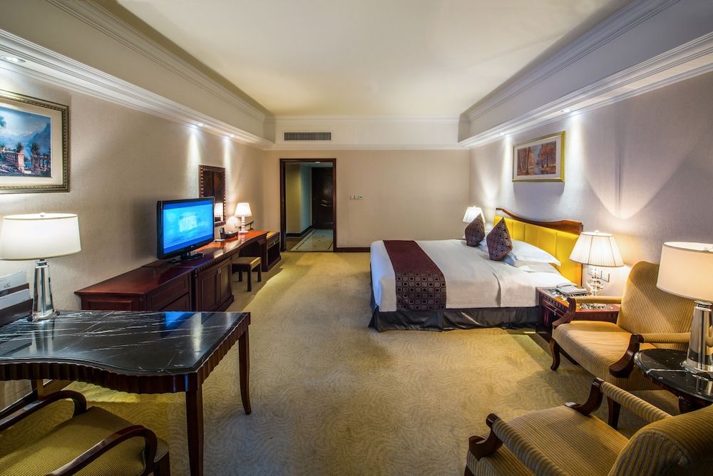 Deluxe Suite