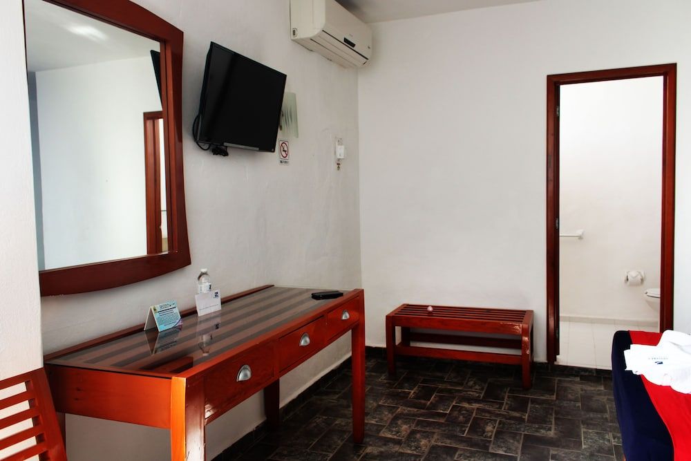 Hotel Soberanis Standard Room, 2 Double Beds 24