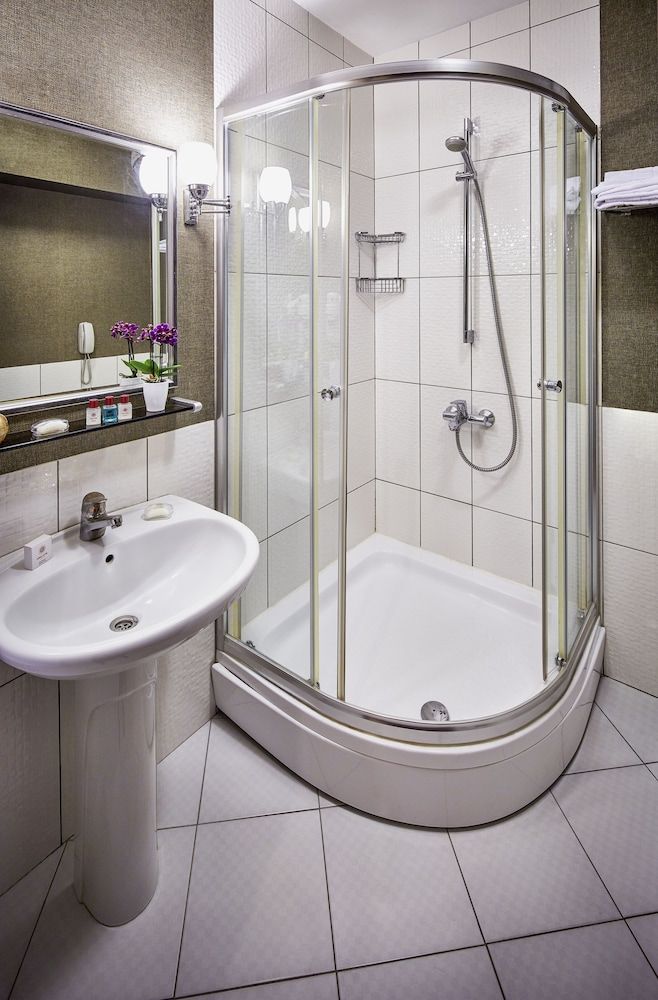 Gunes Hotel Merter Compact Double Room 5