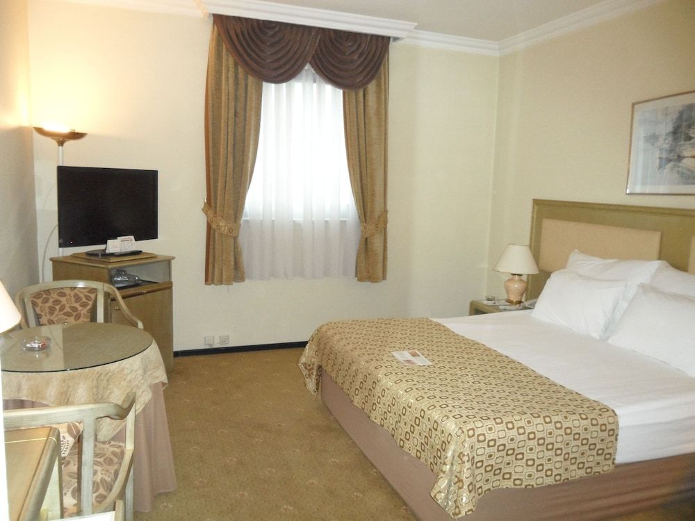 Gunes Hotel Merter Compact Double Room 2