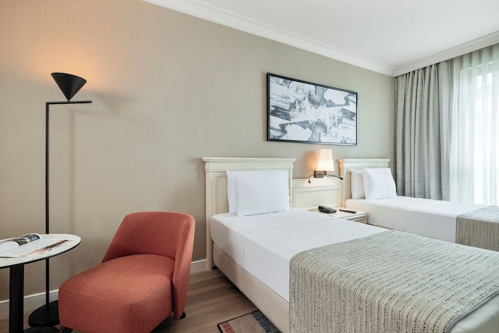 Elite World Comfy Istanbul Taksim Trendy Room with 2 Single Beds