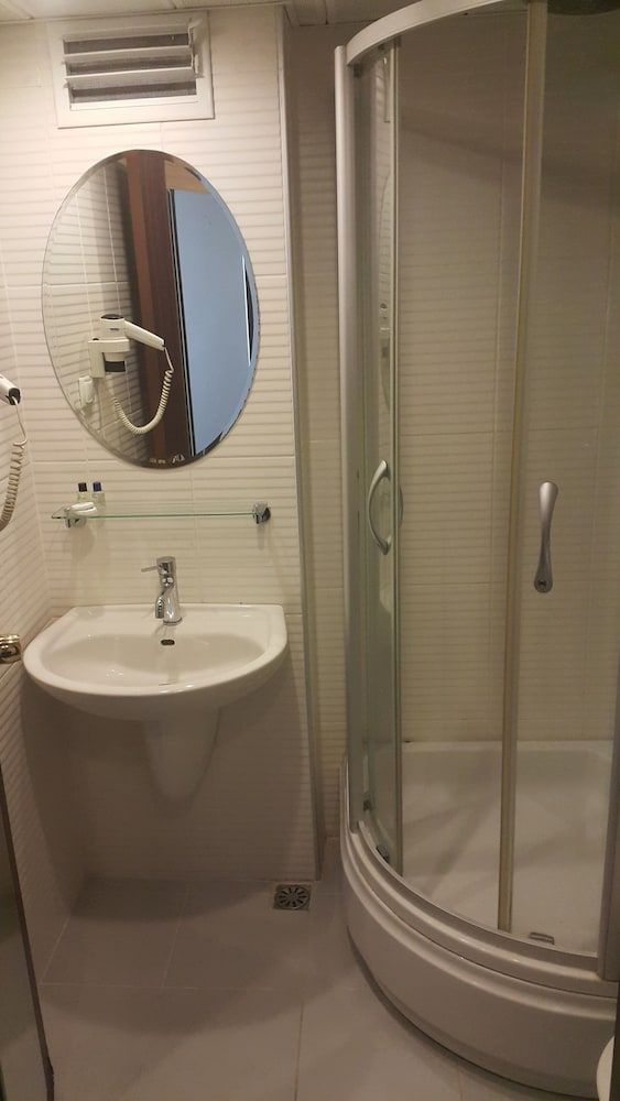 undefined The City Hotel 4