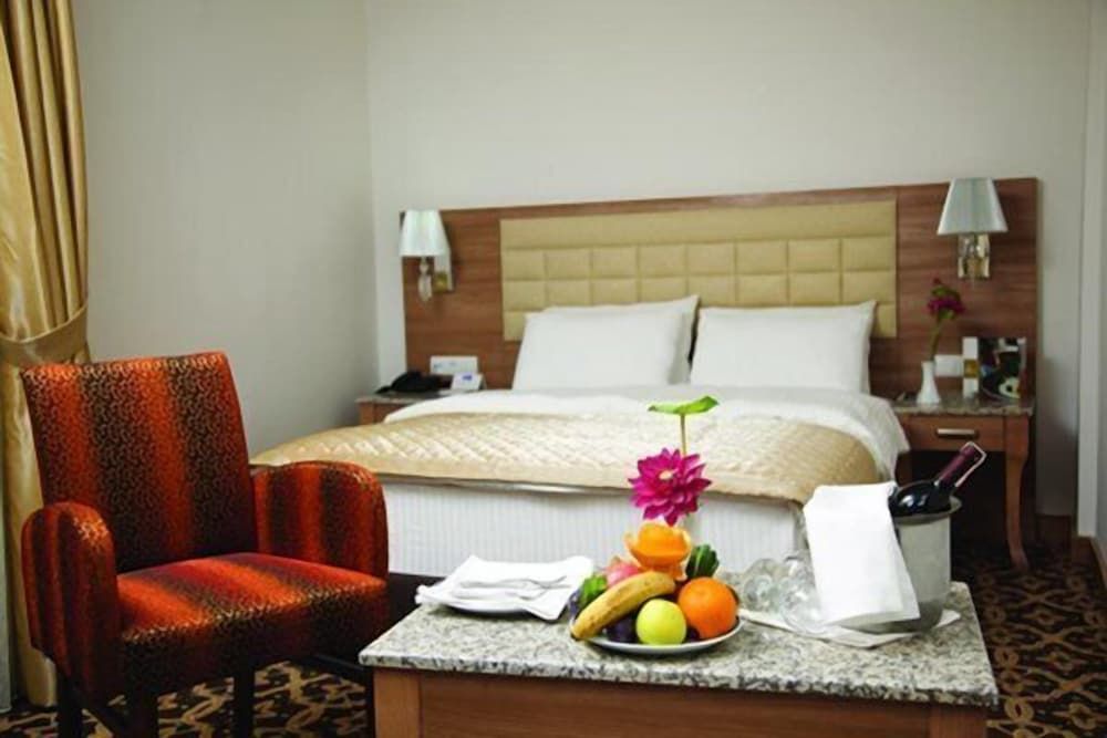 undefined The City Hotel 6