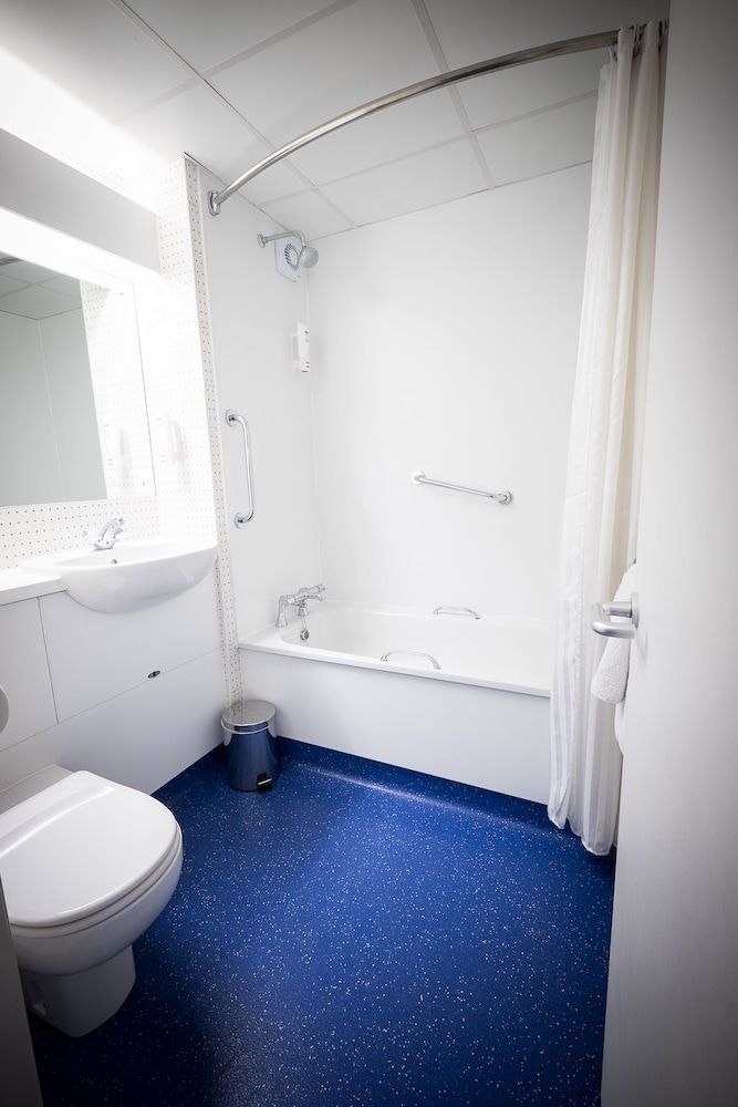 Travelodge Dublin Phoenix Park Hotel Standard Double Room 5