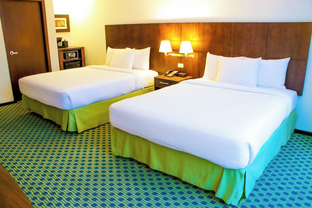 Room, 2 Queen Beds, City View
