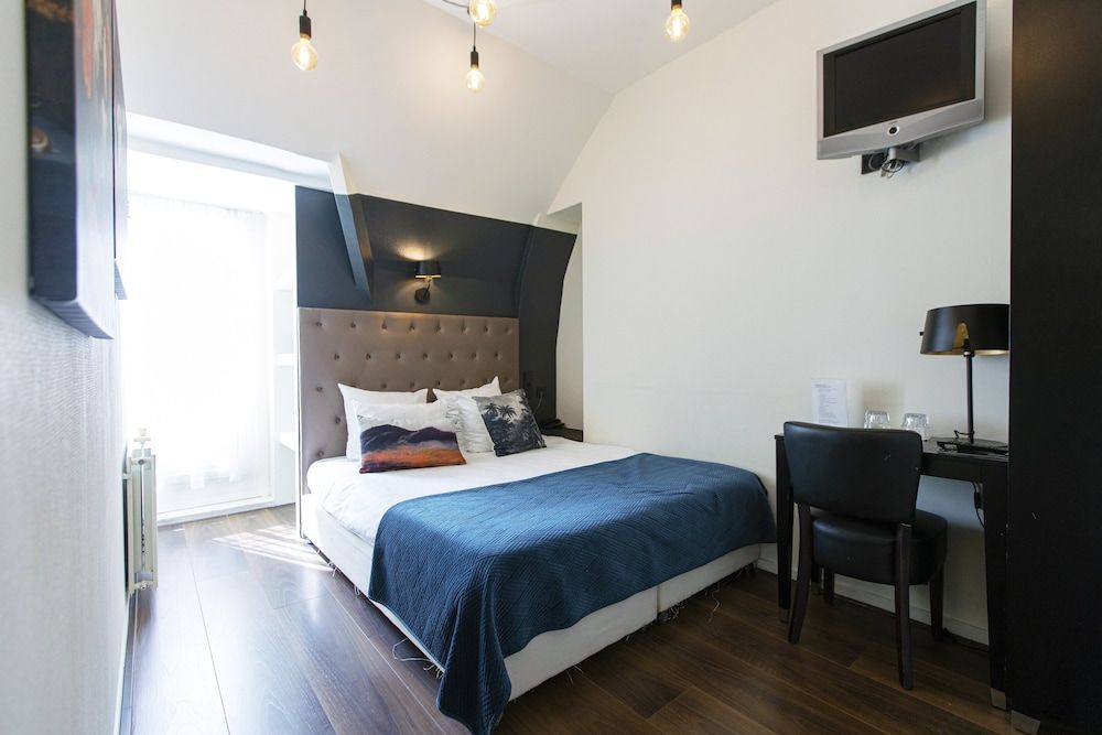 Quentin England Hotel Standard Room, 1 Double Bed, Private Bathroom 4