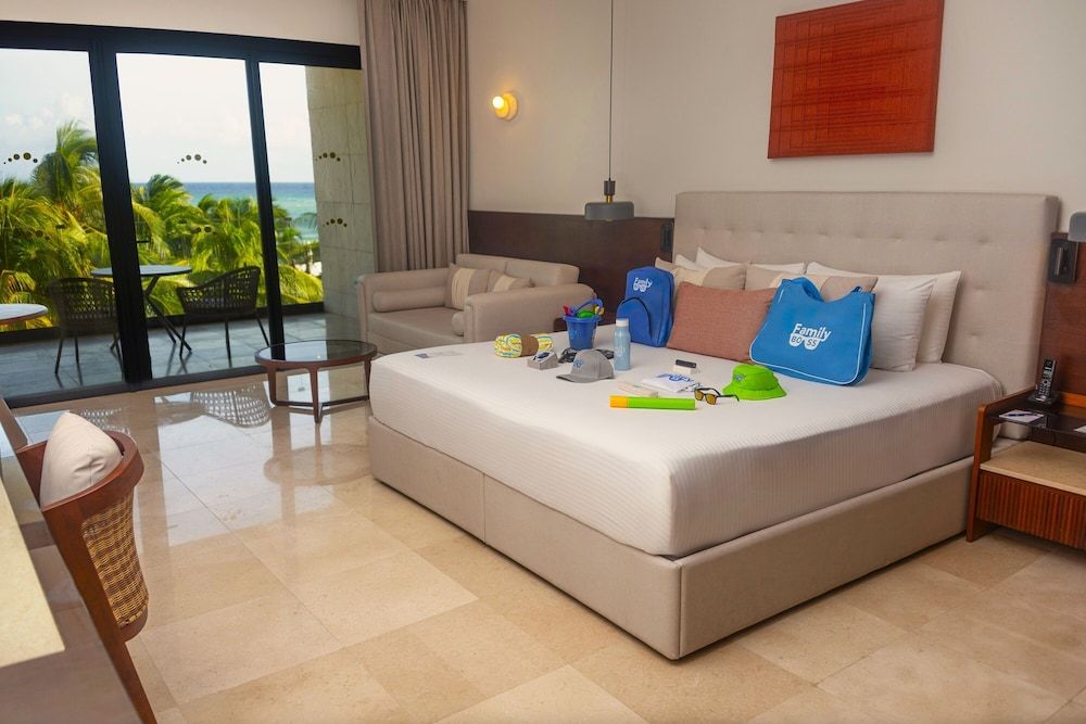 Grand Palladium Kantenah Resort & Spa All Inclusive Family Selection Junior Suite Rooftop with Private Pool