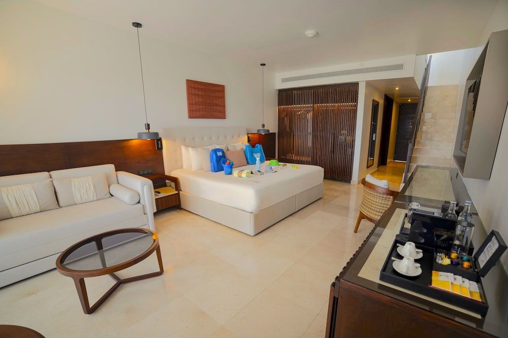 Grand Palladium Kantenah Resort & Spa All Inclusive Family Selection Junior Suite Rooftop with Private Pool 5