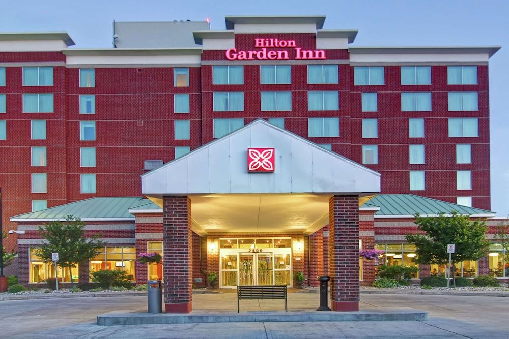 undefined Hilton Garden Inn Ottawa Airport 2