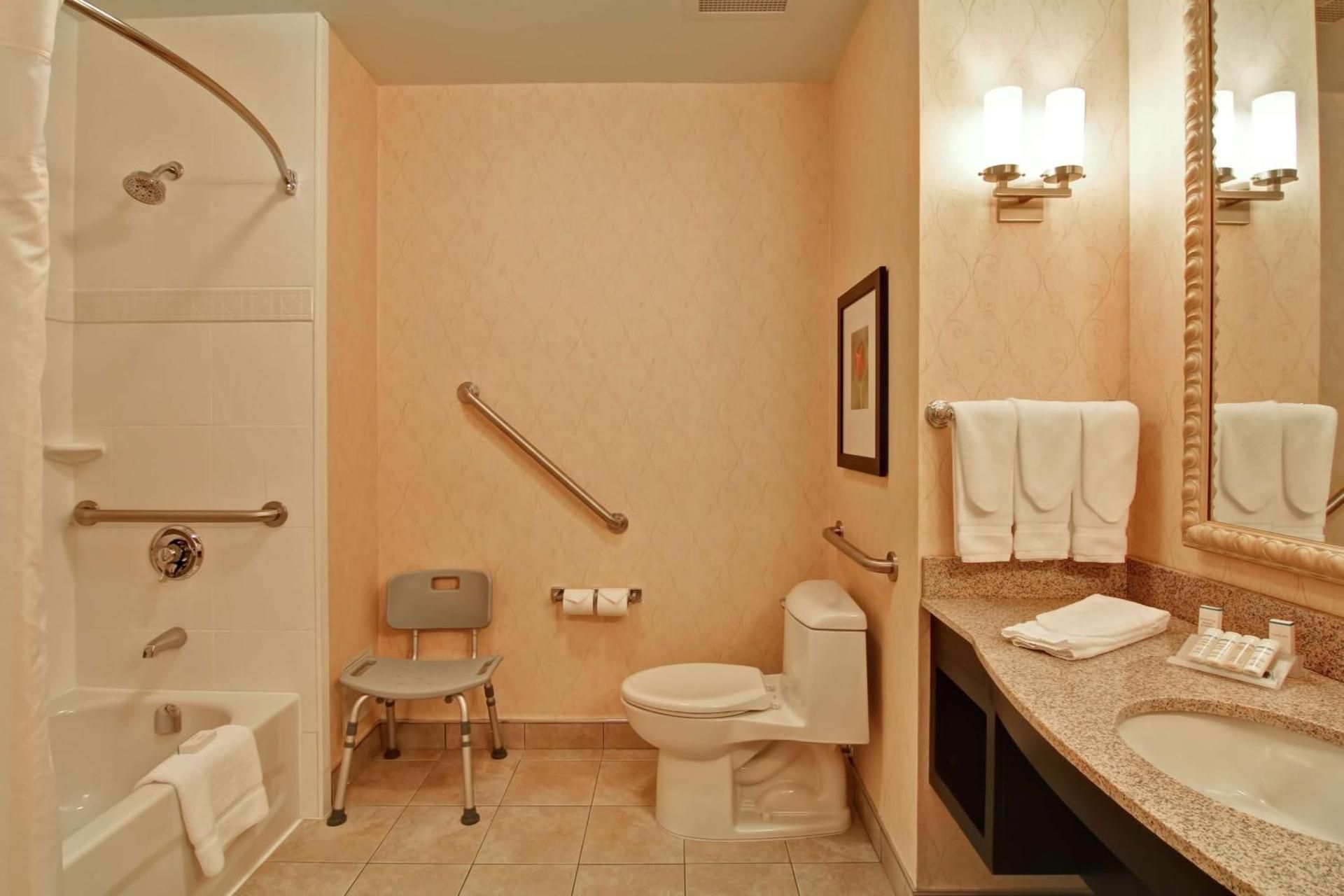 undefined Hilton Garden Inn Ottawa Airport 10