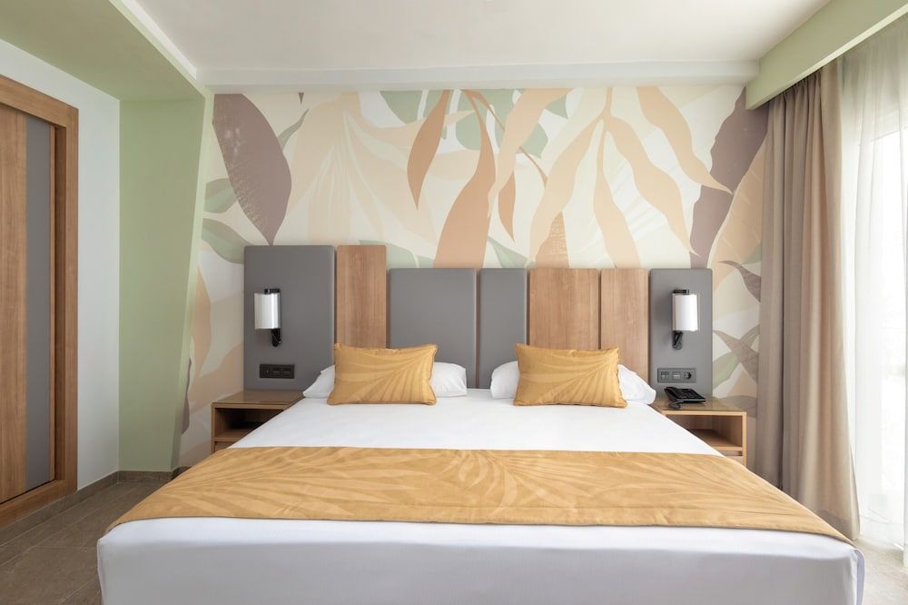 Junior Suite, Balcony, Garden View