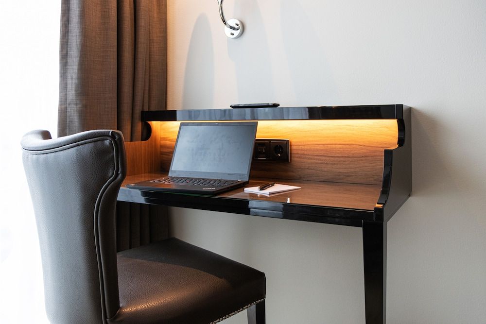 Tivoli Hotel Standard double room with a double bed or twin beds 6