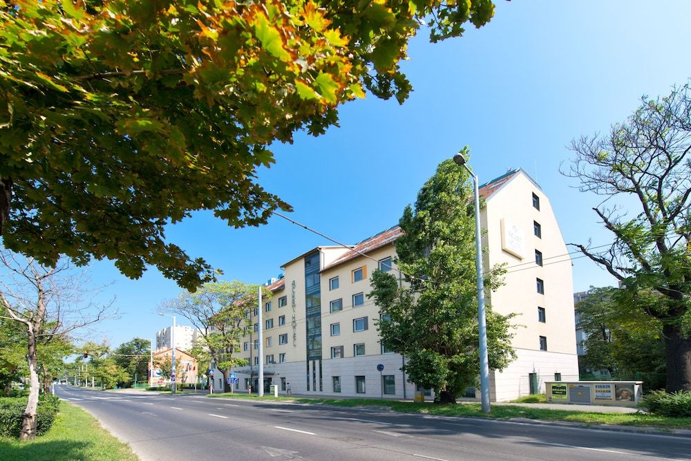 undefined ACHAT Hotel Budapest 6