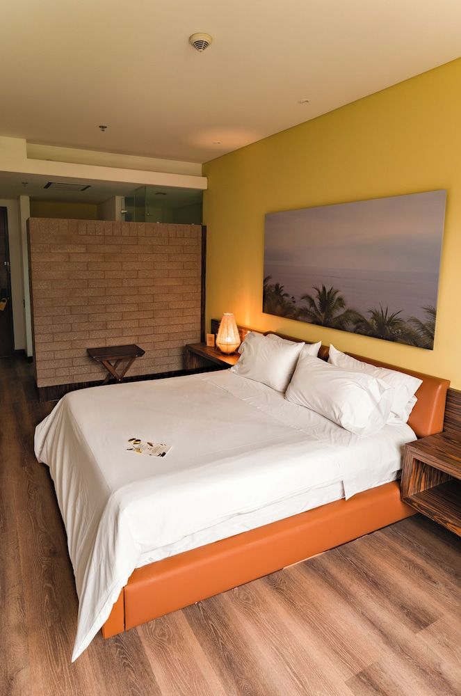 Diez Hotel Categoria Colombia Superior Room, 1 Queen Bed