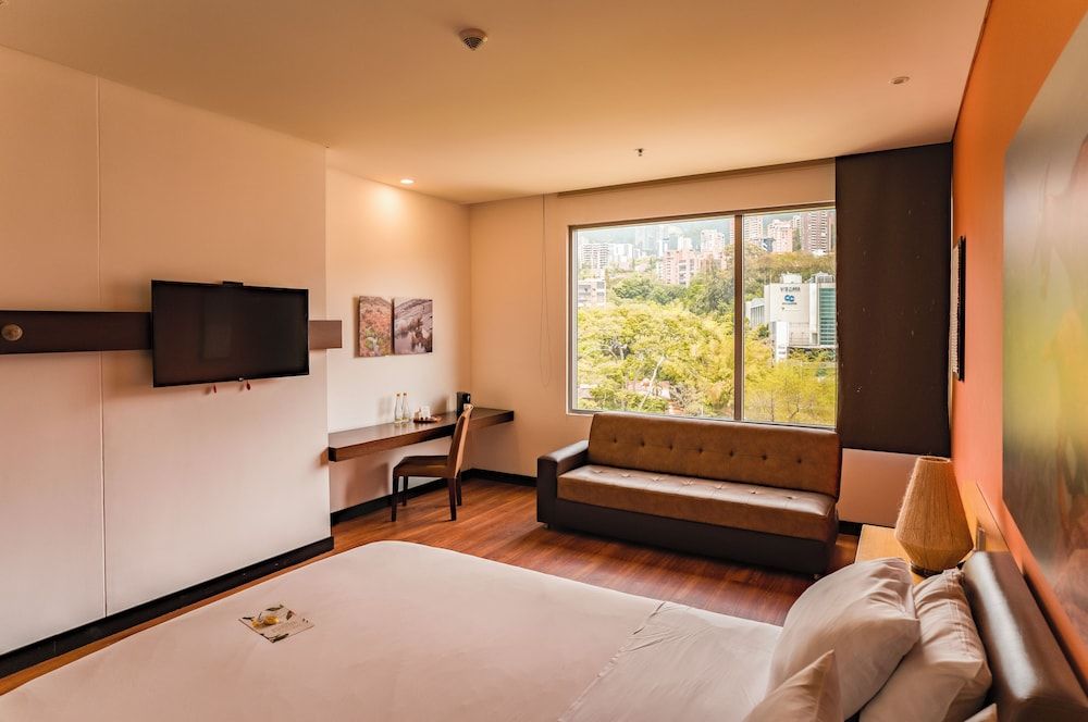 Deluxe Room, 1 Queen Bed