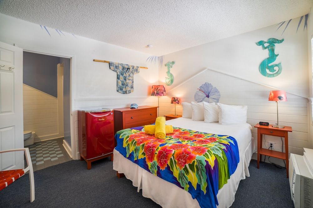 Ibis Bay Beach Resort Queen Bed Courtyard 2nd floor 4