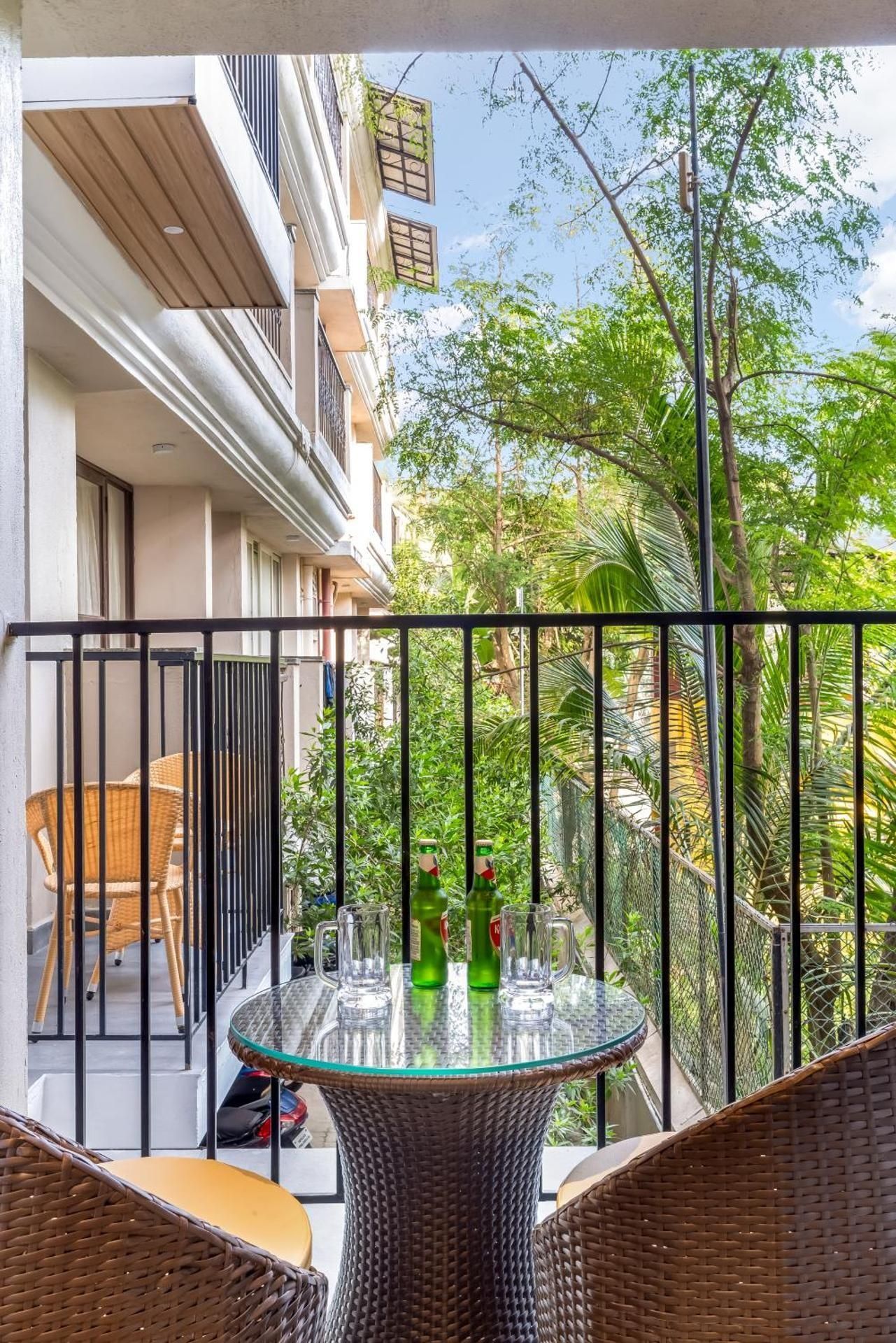 Ocean Palms Goa Junior Suite with Bathtub 3