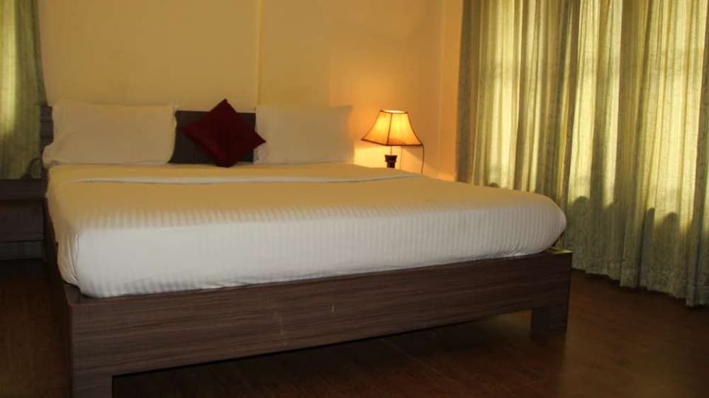 Basic Suite, City View