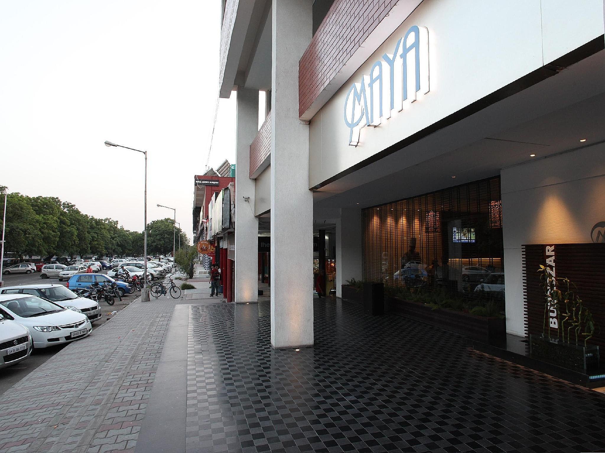 Maya Hotel Suite Room With Bathtub One Double Bed Only 4