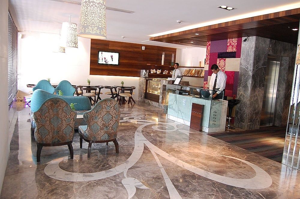 undefined Maya Hotel