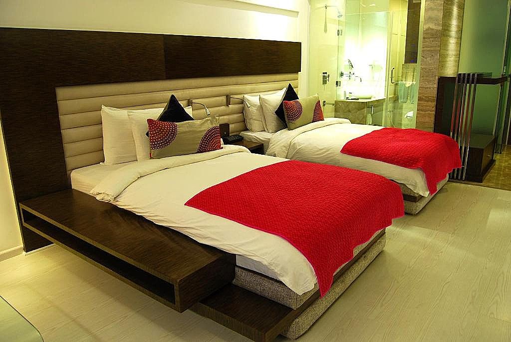 Maya Hotel Deluxe Room Two Single Bed Only 2