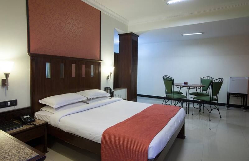 The Club Standard Double Room - Reliance - Intech