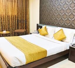 The Club Deluxe Suite 20