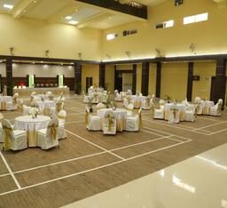 The Club Deluxe Suite 5