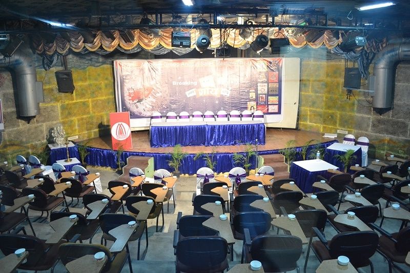 undefined The Club 9