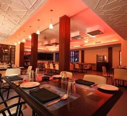 The Club Deluxe Suite 22