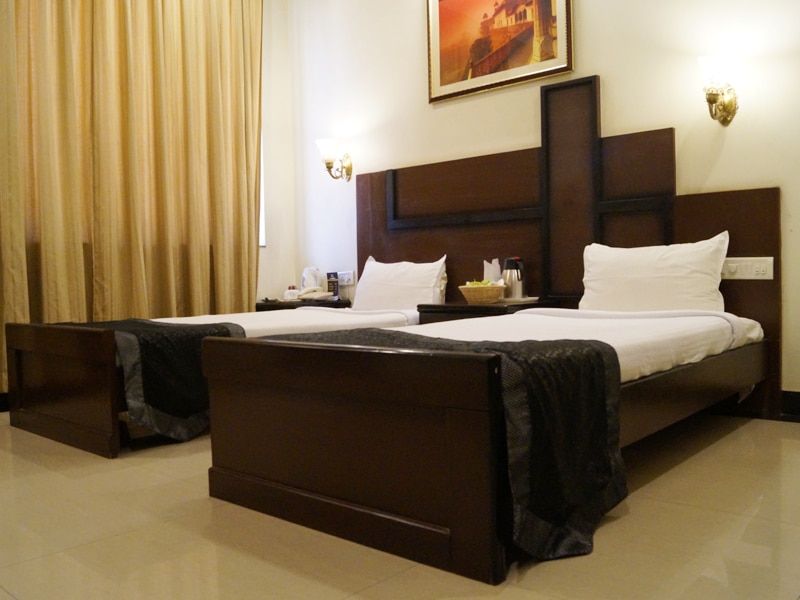 The Avalon Deluxe Twin  Room Bed 5