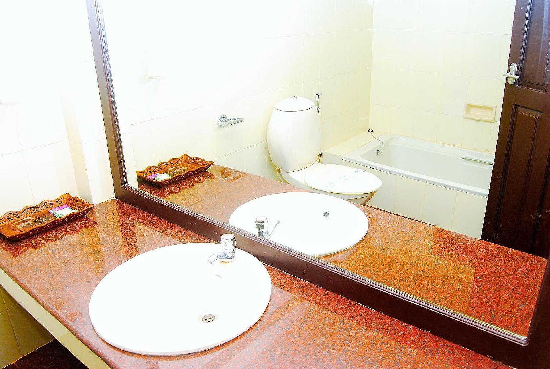 Wintergreen Waterfront Resorts Deluxe A/C 2