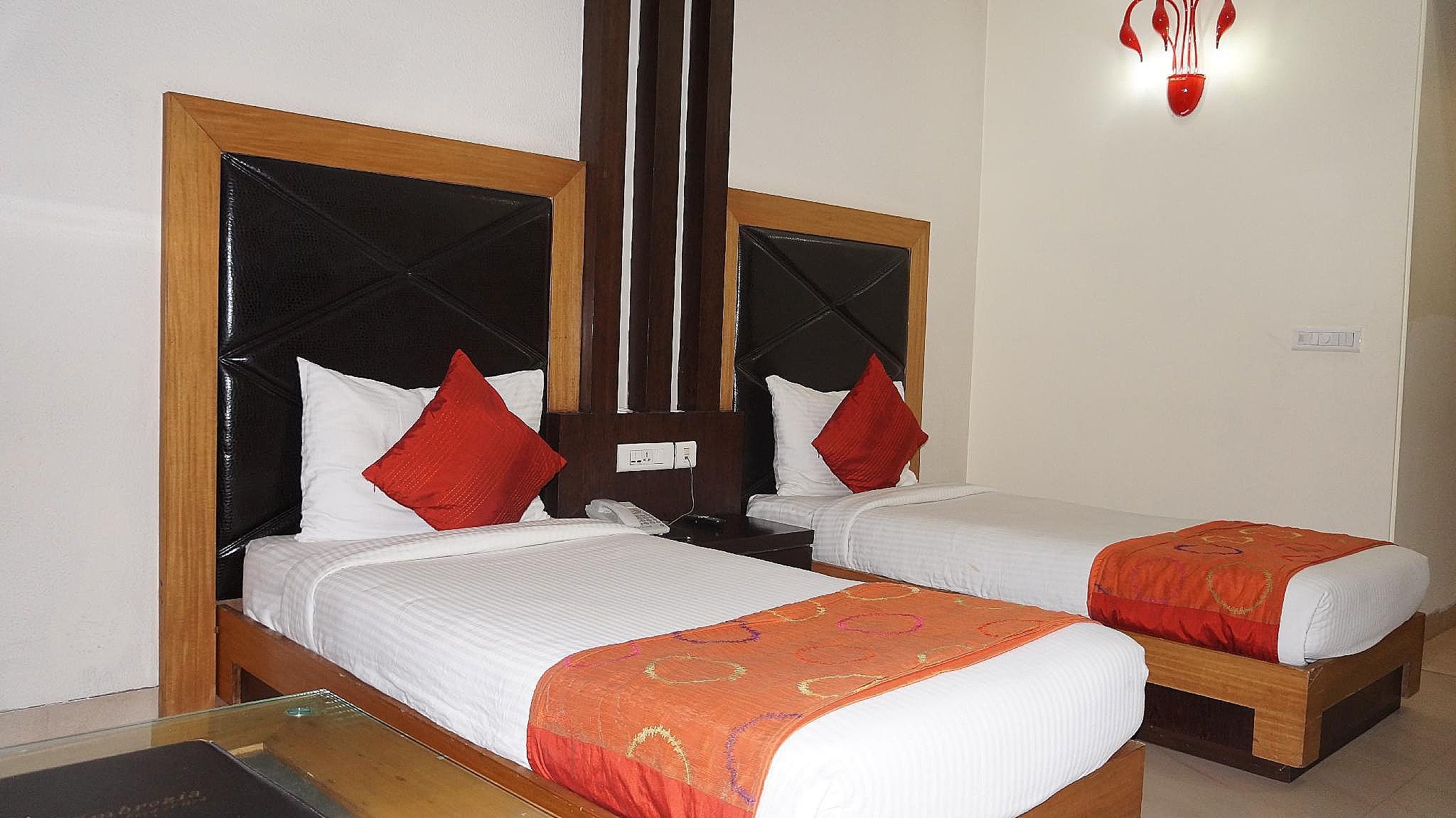 Amaris Hotel Classic Double Room 5