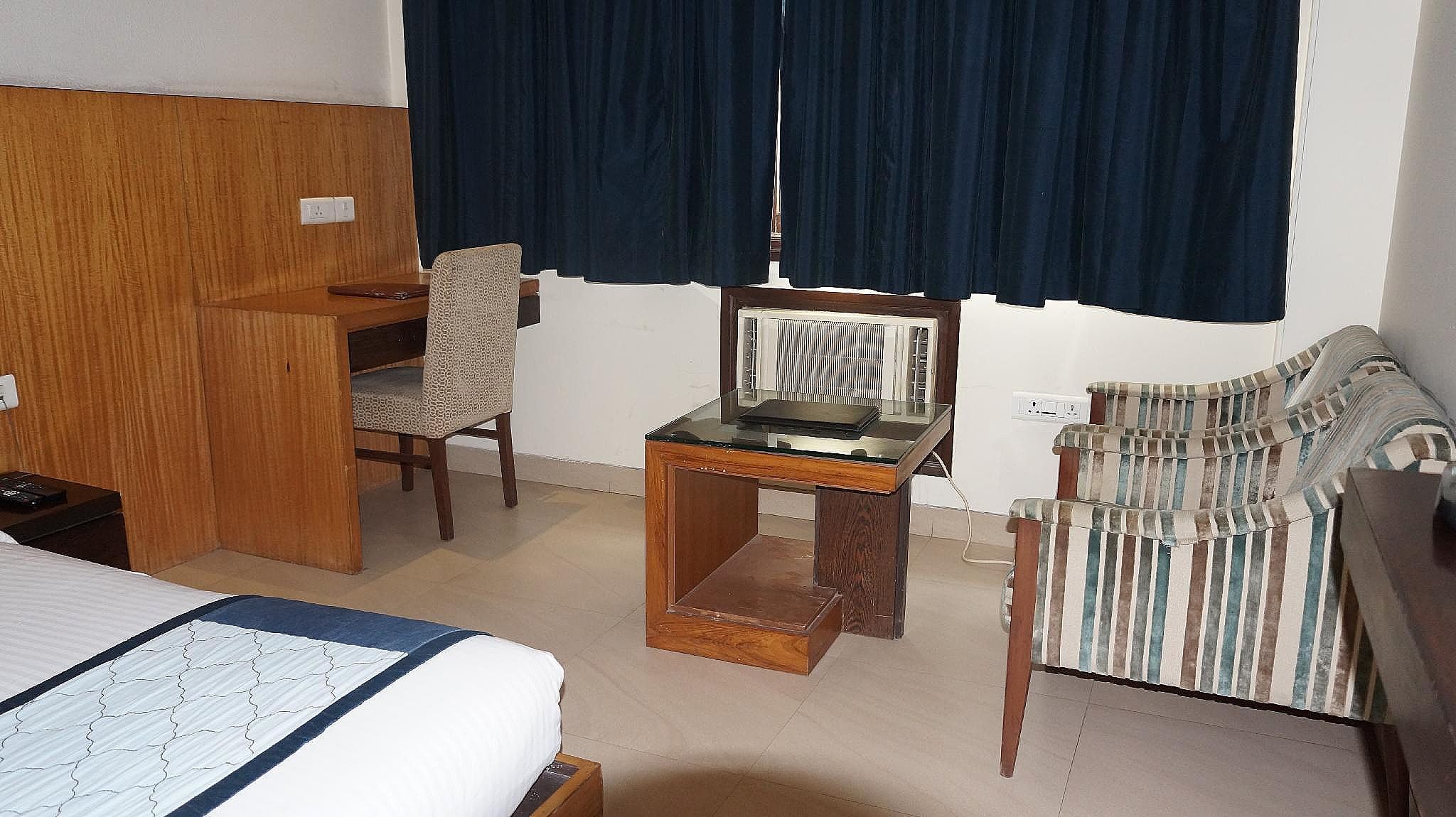Amaris Hotel Classic Double Room 15