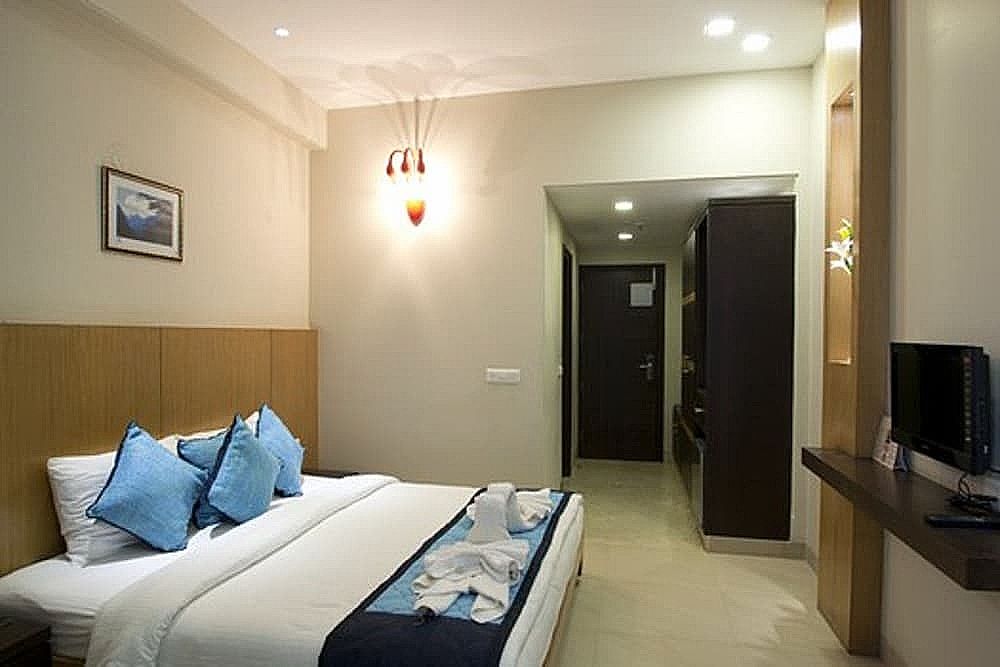 Amaris Hotel Classic Double Room 7