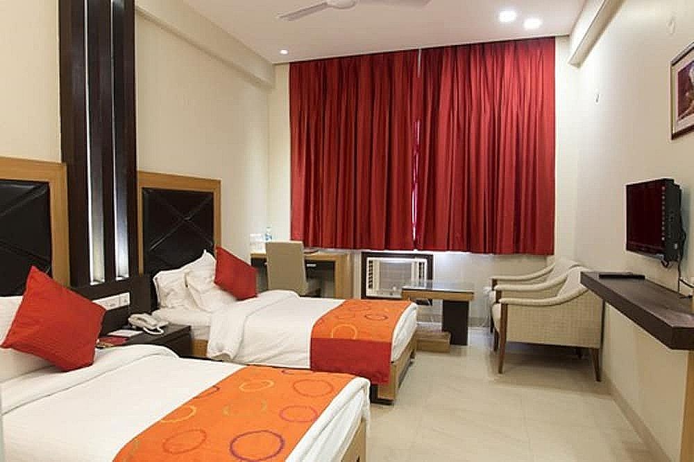 Amaris Hotel Classic Double Room 3