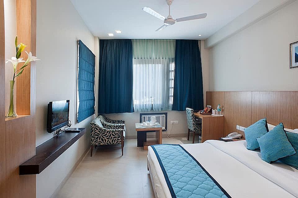 Amaris Hotel Classic Double Room 2