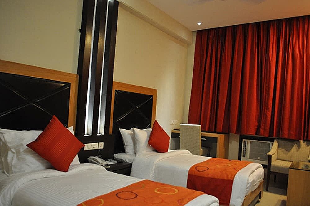 Amaris Hotel Classic Double Room 6