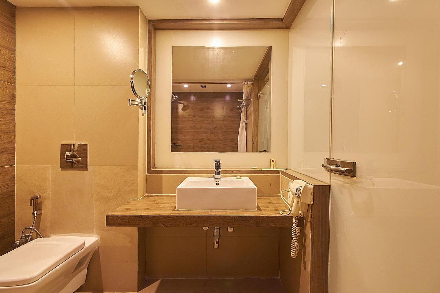 Spree Shivai Hotel Pimpri Chinchwad Superior Room Twin Beds 8
