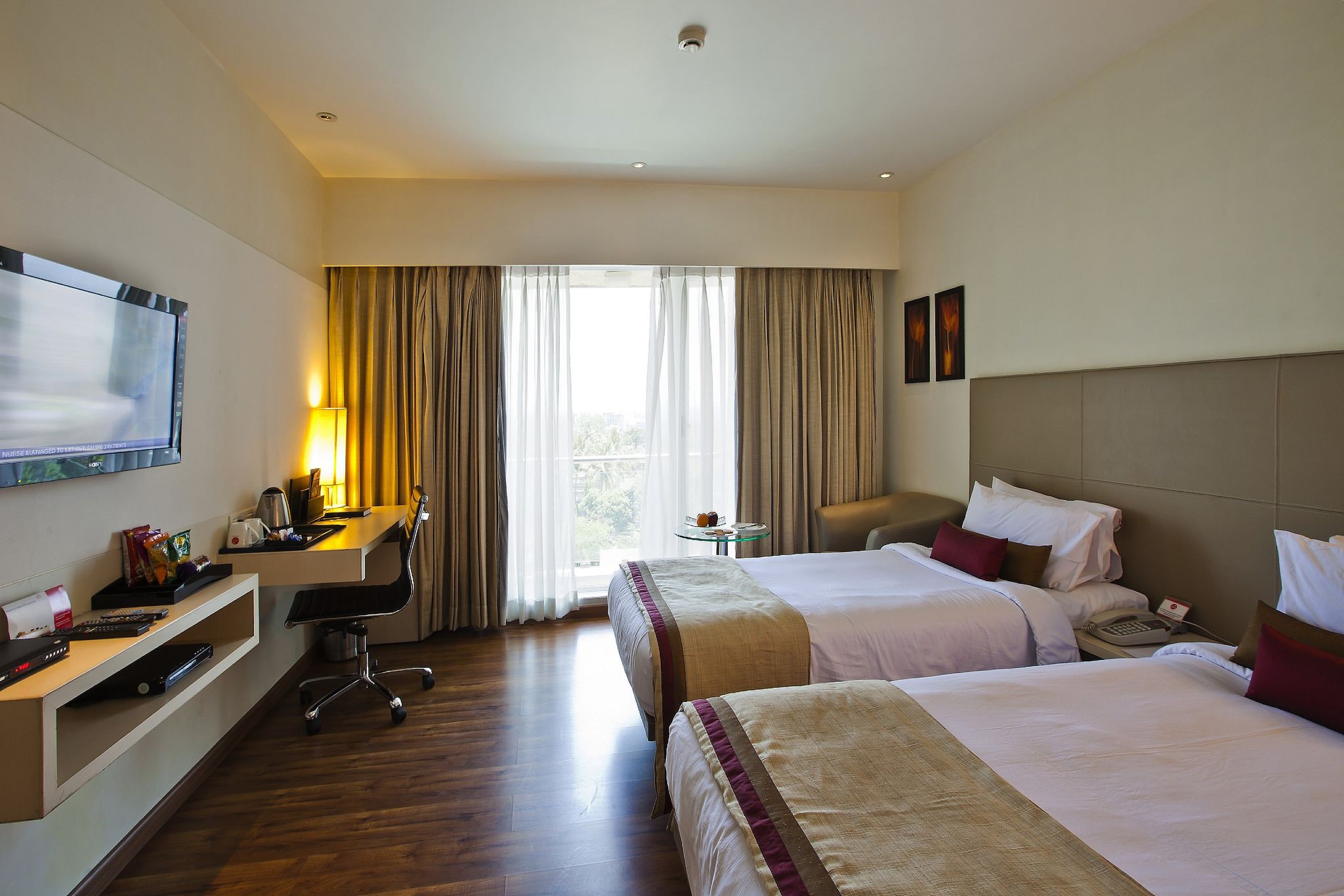 Spree Shivai Hotel Pimpri Chinchwad Superior Room Twin Beds 5