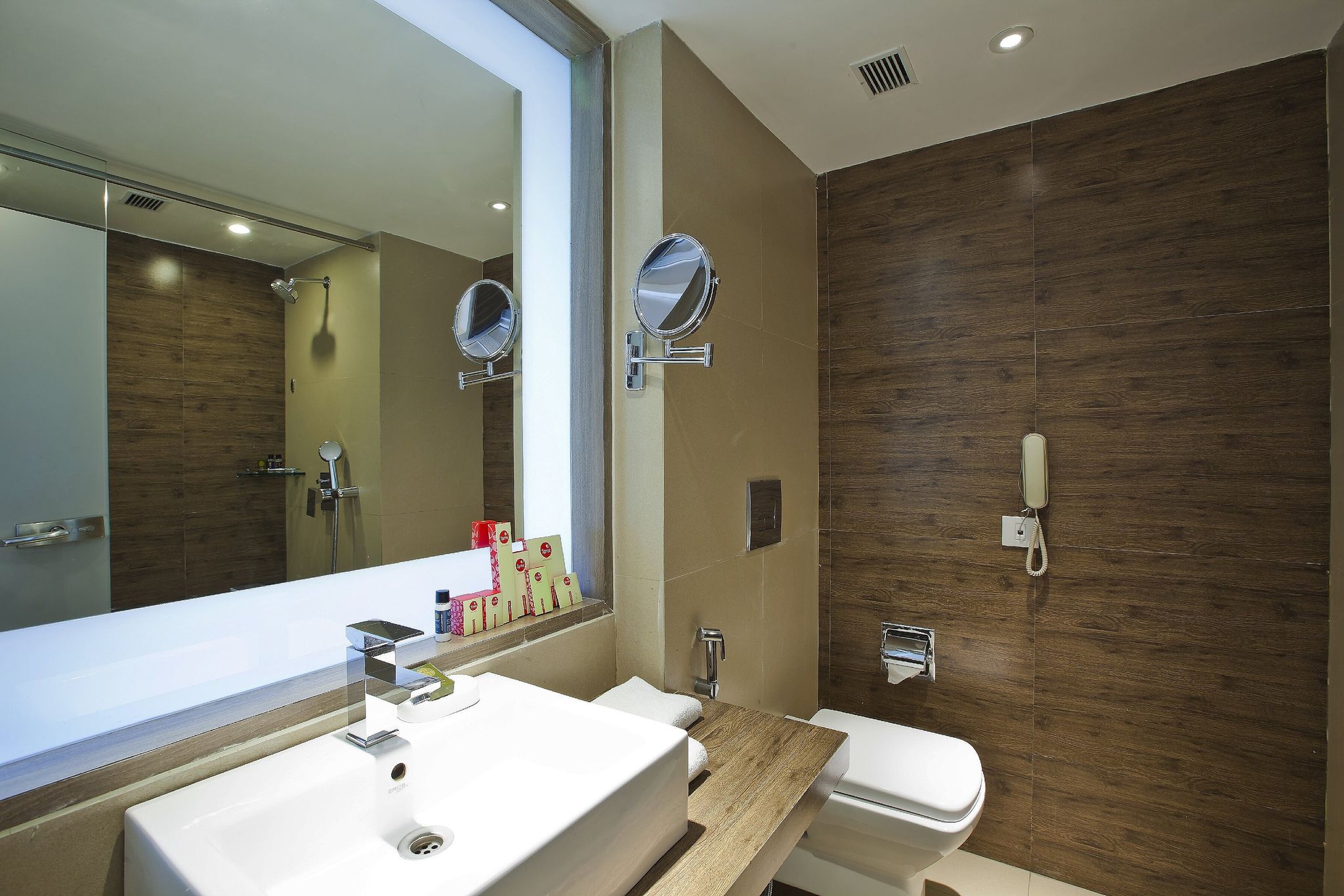 Spree Shivai Hotel Pimpri Chinchwad Superior Room Twin Beds 6